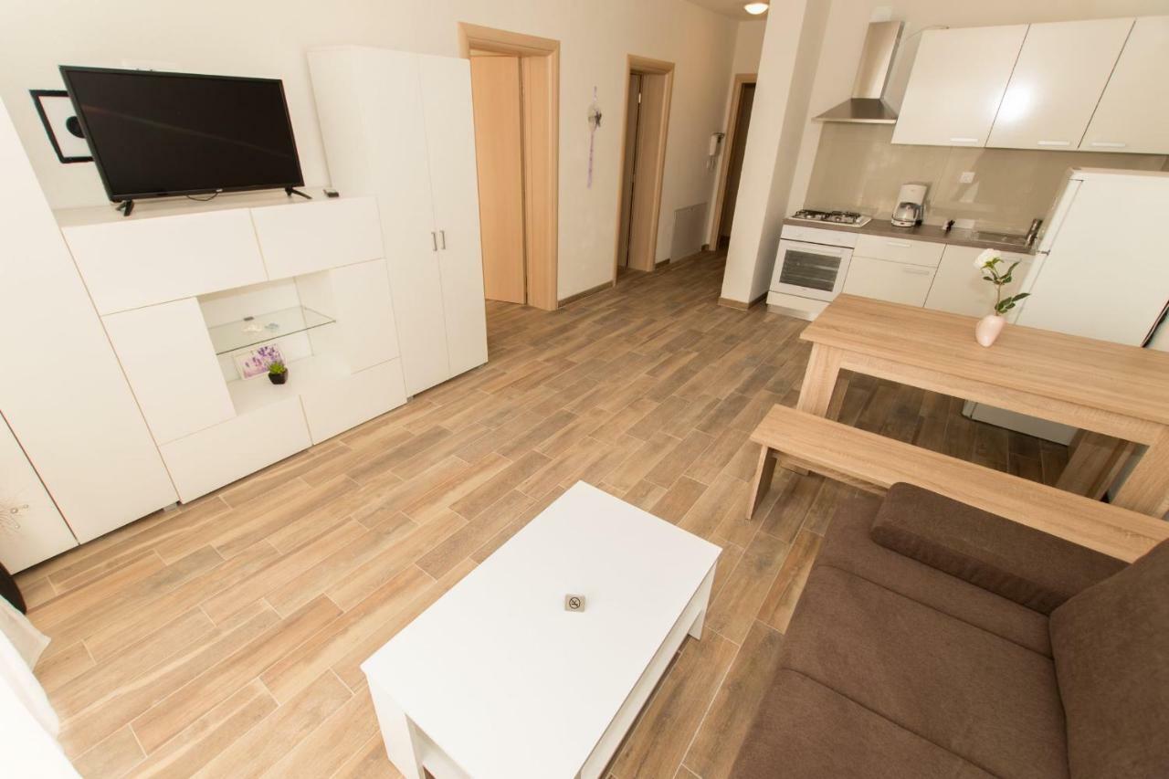 Apartments Matanovi Dvori Makarska Exterior foto